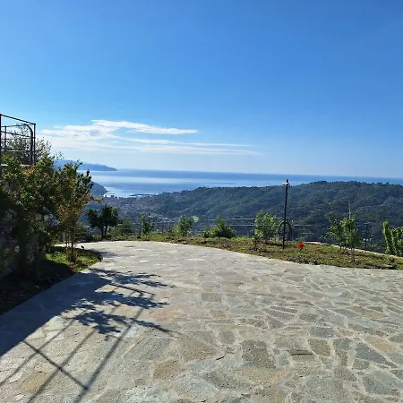 Cozy Pool-side House With Sea View Hébergement de vacances *