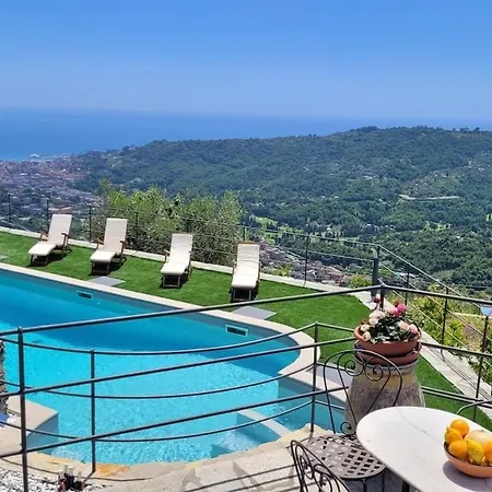 Cozy Pool-side House With Sea View Prázdninový dům Rapallo