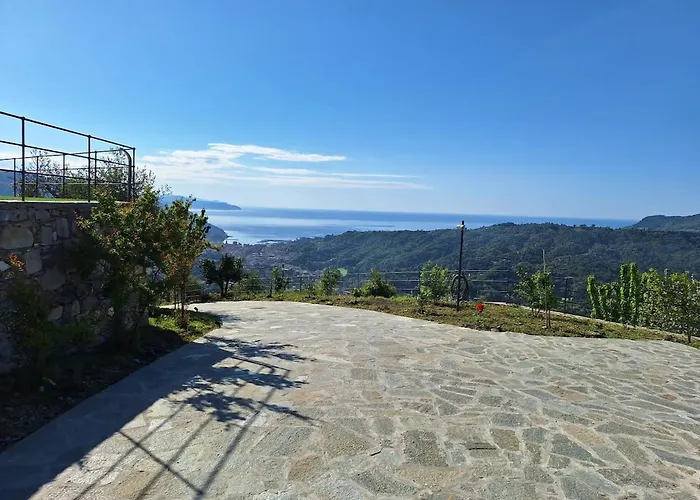 Cozy Pool-side House With Sea View Nyaraló *